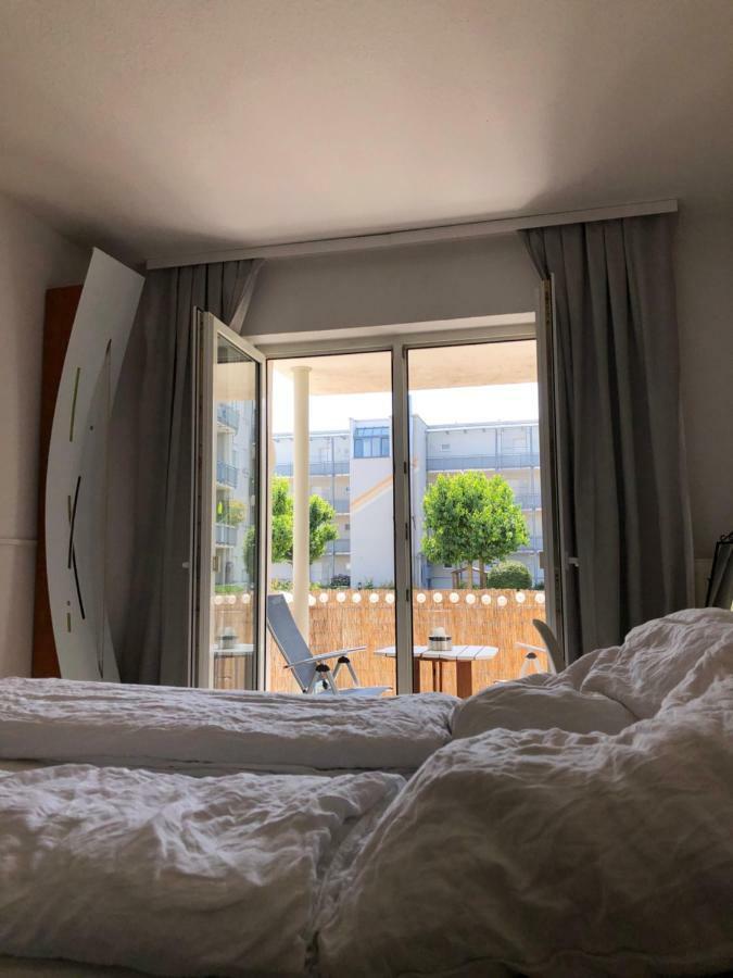 Parkplatz Und Balkon - Burberg'S Heimathafen In Wiesbaden Esterno foto