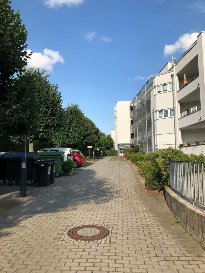 Parkplatz Und Balkon - Burberg'S Heimathafen In Wiesbaden Esterno foto