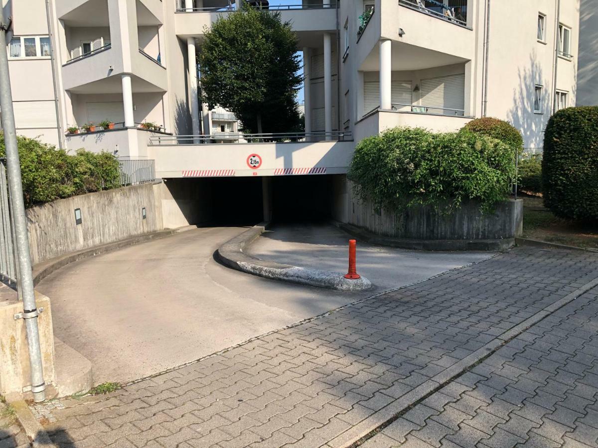 Parkplatz Und Balkon - Burberg'S Heimathafen In Wiesbaden Esterno foto